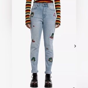 Hot Topic Denim Light Indigo Frog Lady Bug Mushroom Mom Jeans Size 19